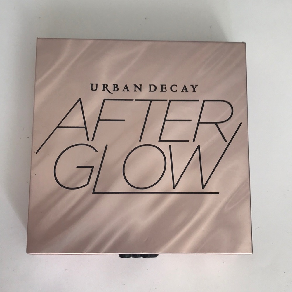 New urban decay after glow highlighter palette